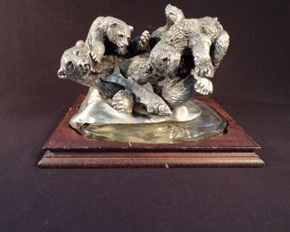 Hampton Chilmark Fine Pewter Polar Bear and Cubs