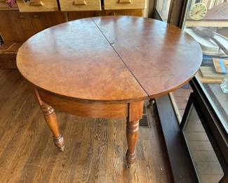 Round Drop Leaf Dining Table