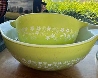 2 PYREX Spring Blossom Crazy Daisy Cinderella Bowls