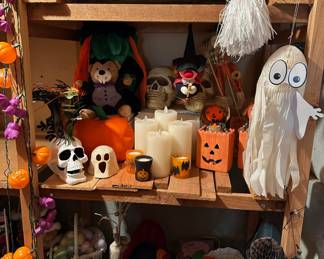Assortment of Halloween Decor