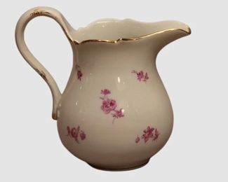 32. Meissen Creamer