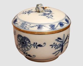 85. Meissen Blue Onion Pattern Sugar Bowl w Lid