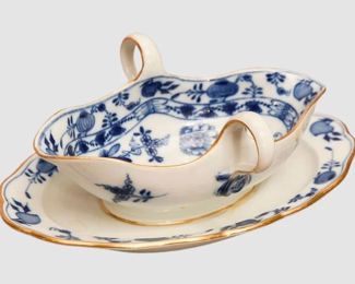 88. Meissen Blue Onion Gravy Boat With Underplate
