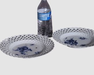 122. Pair Blue Onion Meissen Plates