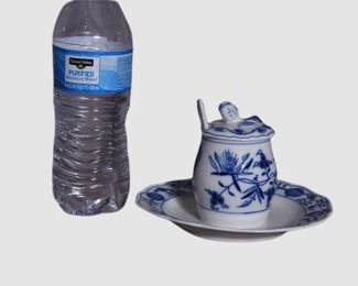 162. Meissen Mustard Jar with a Spoon in HandPainted Porcelain with Flowers