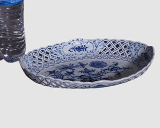 168. Meissen Blue Onion Dish