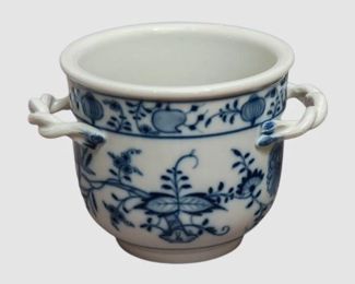 181. Antique Porcelain Meissen Blue Onion Crossed Swords Jardinire