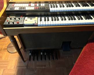 Lowery organ, sounds great. Piano bench too!