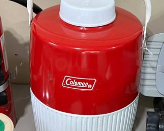 Vintage Coleman cooler w spout, clean!