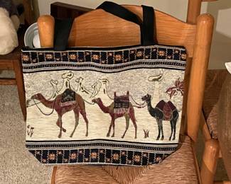 Great bag with giraffes, love it!