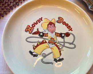 Pair of vintage Howdy Doody plates!