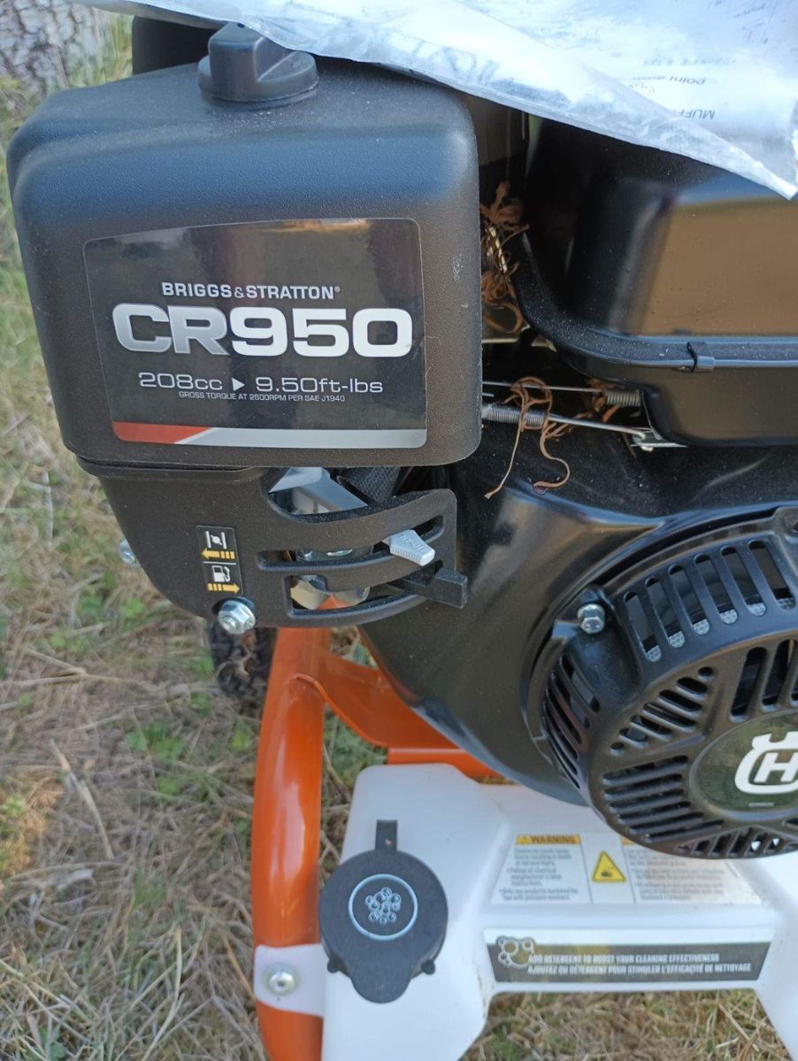 Husqvarna PW3200 3,200 PSI Pressure Washer -CR950