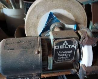 Delta Universal Wet/Dry Grinder - 23-700