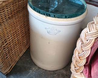 Robinson Ransbottom 15 Gallon Blue Crown Stoneware Crock