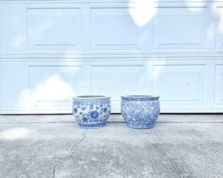VINTAGE BLUE AND WHITE CERAMIC CHINOISERIE FISH BOWL PLANTERS - SET OF 2