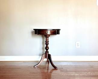 VINTAGE ROUND PEDESTAL DRUM TABLE