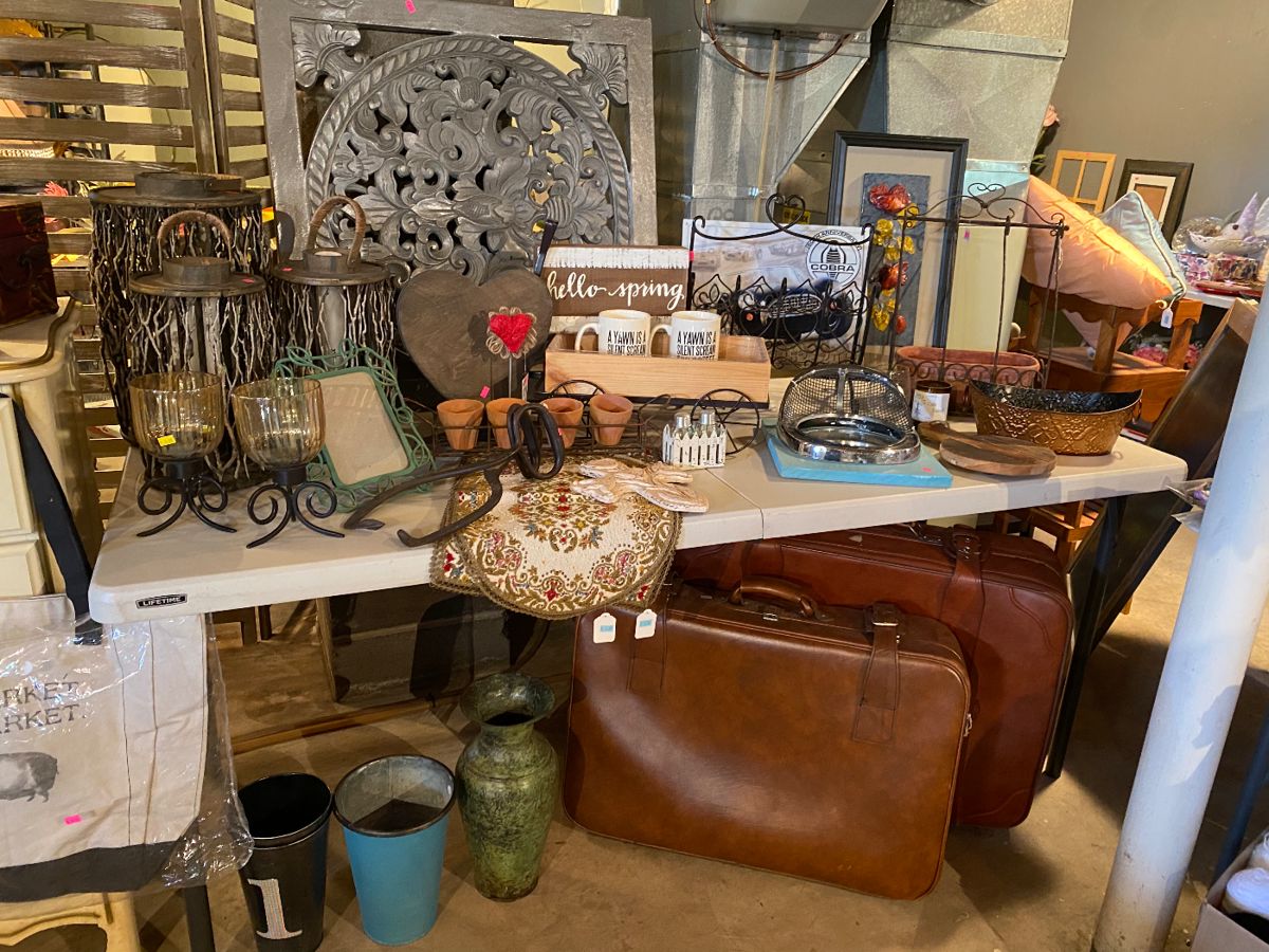 Forreston Estate Sale hosted by Jolly Estate Sales starts on 10/27/2023