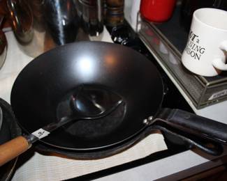 nice handled wok