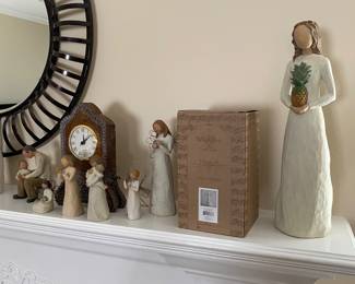 Willow tree figurines. I've always wondered, can this person not do faces?