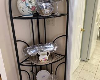 Many types of fun serving dishes.