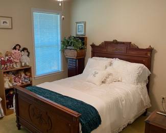 Amazing antique bed.