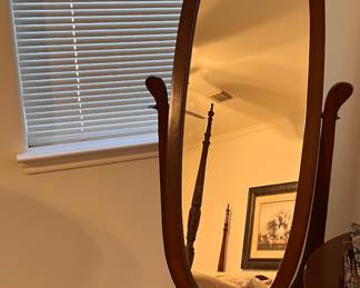 Oval Stand-up Mirror