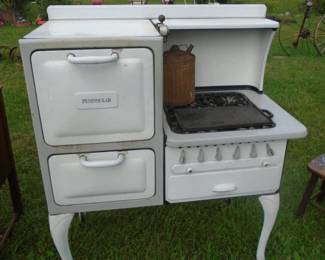OLD GAS RANGE