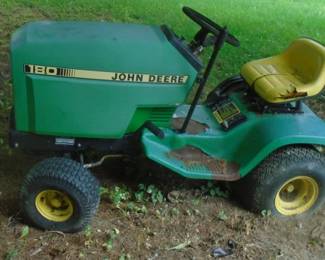 JD 180 LAWN TRACTOR