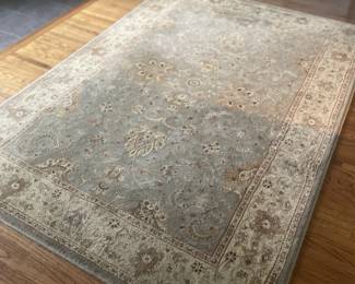 Machine made area rug