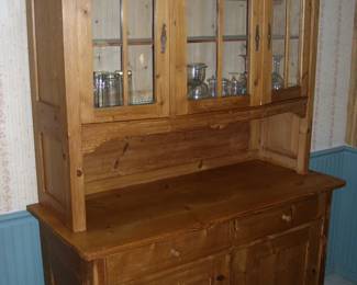 Nice Pine Wood China Cabinet