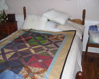4 Post Bed and Quilt