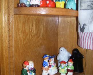 Vintage Salt/Pepper Shakers