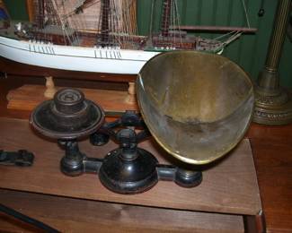 Antique Countertop Scale