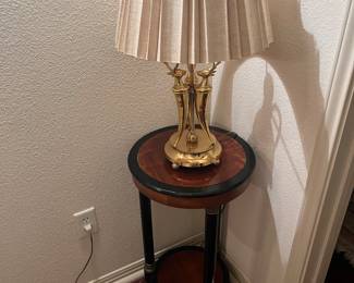 Gold deer head lamp that adds a touch of elegance 