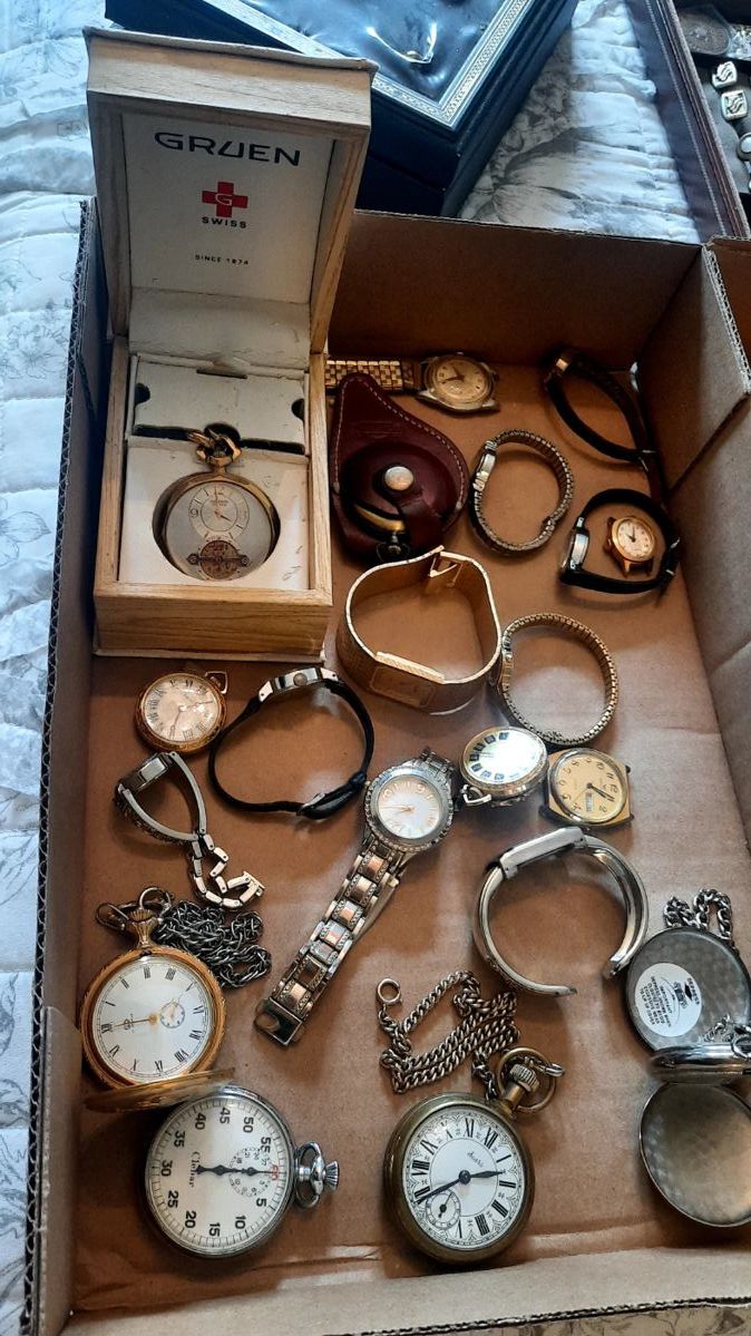Assorted men's watches