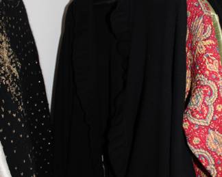 This is a large sweater throw - 100% cashmere from Ireland in amazing condition