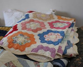 Larger vintage quilt - gorgeous, no stains