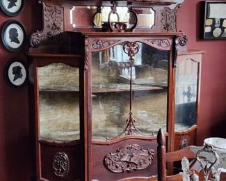 Antique Ornate China/Knick-Knack Cabinet