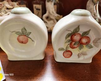 Vintage Salt/Pepper Shakers