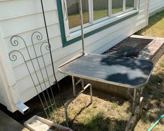 dog grooming stand