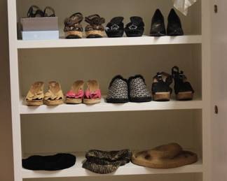 LADIES SHOES SIZES 6-7