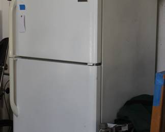 FRIDGEDARE REFRIGERATOR/FREEZER