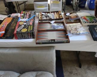 BOARD GAMES AND LARGE POKER SET