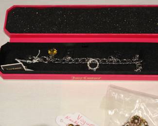 CHARM BRACELET BY JUICY COUTURE