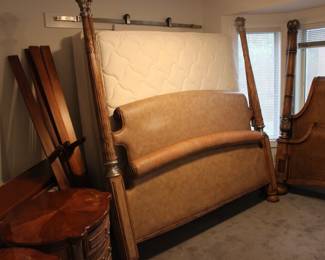 4 POSTER KING BED WITH  MATTRESS AND BOX SPRINGS. TWO MATCHING NIGHT STANDS AND CHEST OF DRAWERS