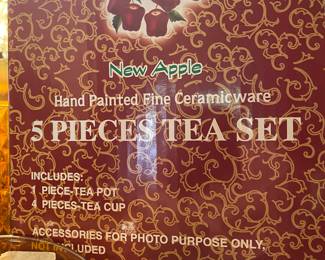 5 pc tea set - nib