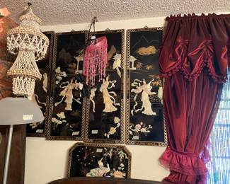 4 piece wall decor with 1 additional piece below