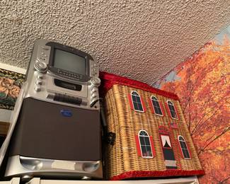 American IdolTV & recorder - Bamboo/rattan house