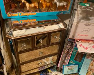 Mirror small chest