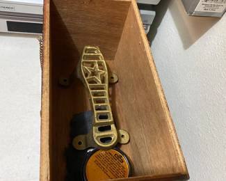 Inside of shoe shine kit